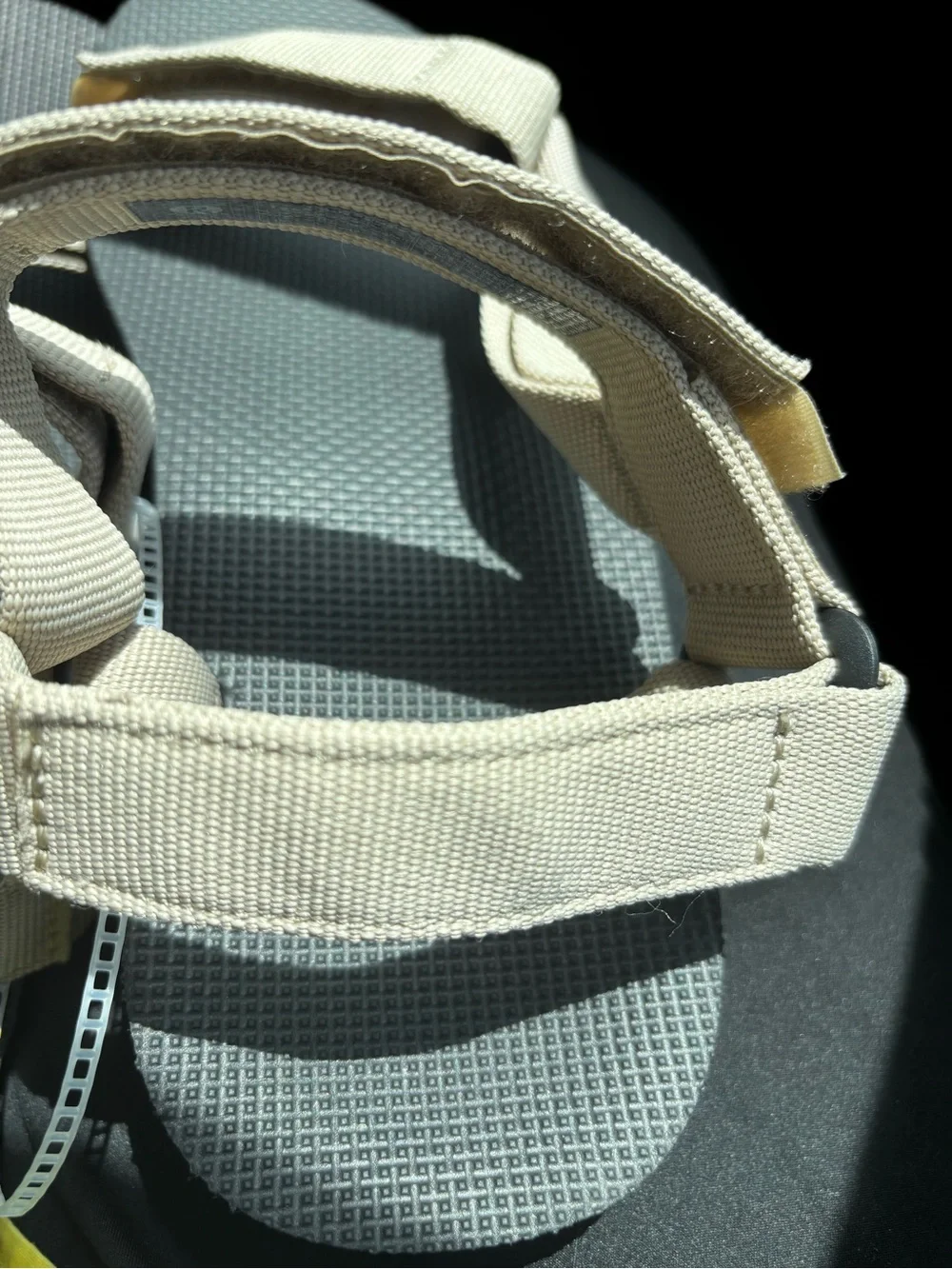Teva Original Beige Canvas Strap with Black Label and Yellow Logo men 10  NEW